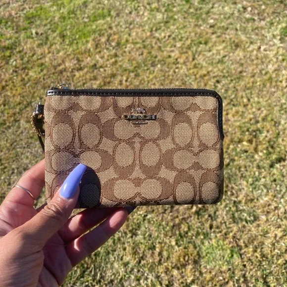 COACH signature wristlet , NWT - Picture 4 of 14
